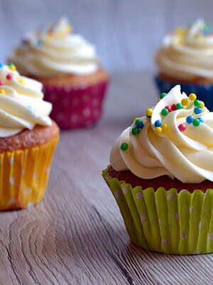 The Best Vanilla Cupcakes