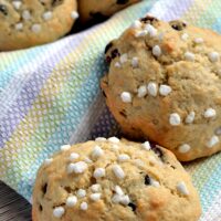Paris Buns recipe from Baking with Granny. Often spotted in bakeries in Scotland and Ireland.