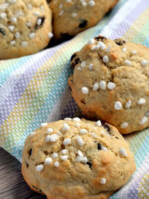 Paris Buns recipe from Baking with Granny. Often spotted in bakeries in Scotland and Ireland.