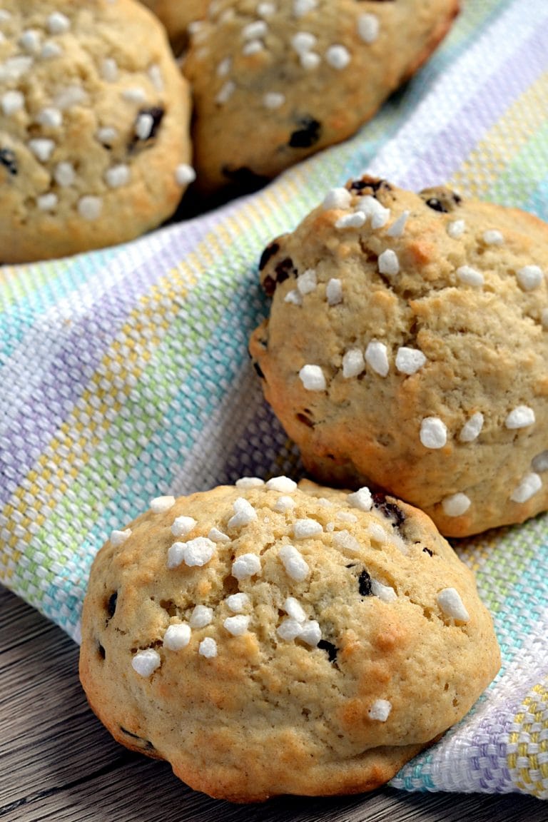 Paris Buns recipe from Baking with Granny. Often spotted in bakeries in Scotland and Ireland.