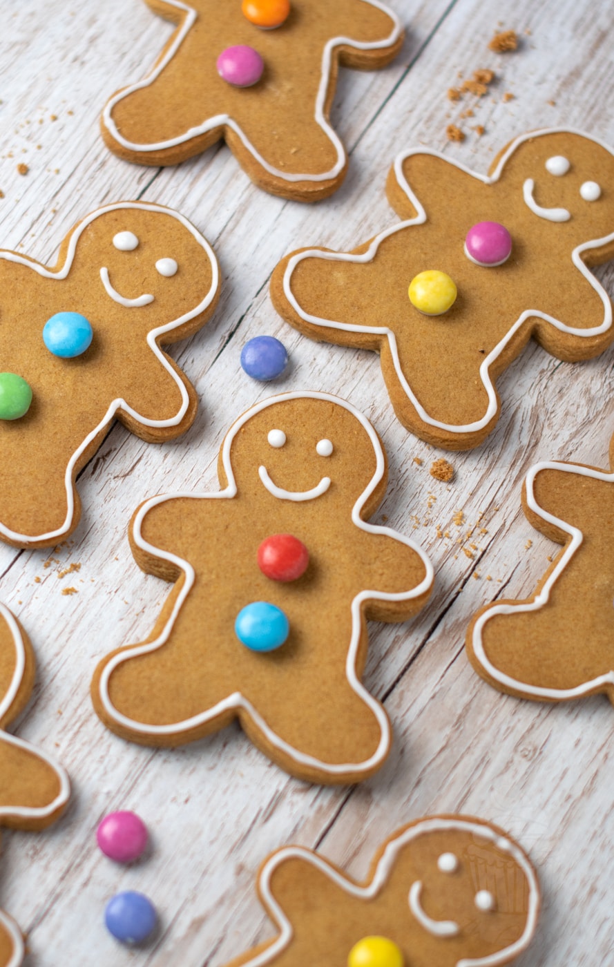 Vegan gingerbread men recipe from Baking with Granny. The recipe can easily transform your gingerbread people to completely vegan, by simply using a dairy-free margarine.