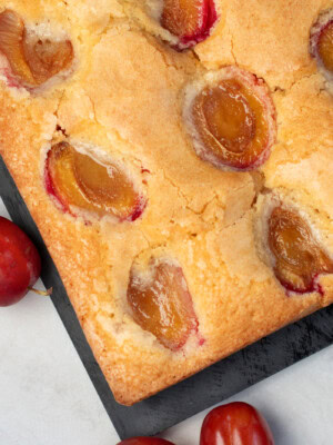 Quick and easy recipe for Plum Cake, using British Plums.